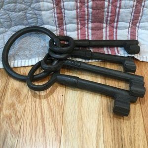 Set of 4 iron skeleton keys.  Great country decoration.